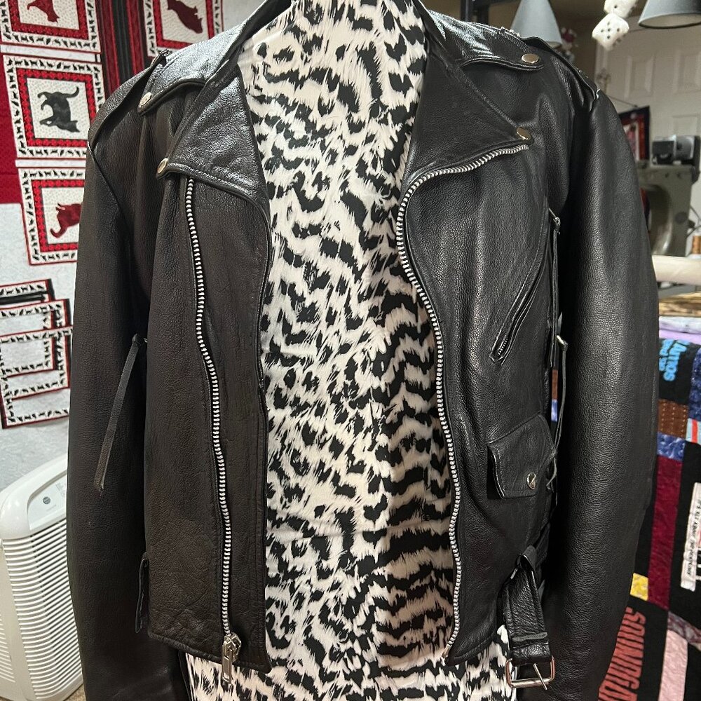 Vintage Classic Unisex Black Leather Motorcycle Jacket probably size Large